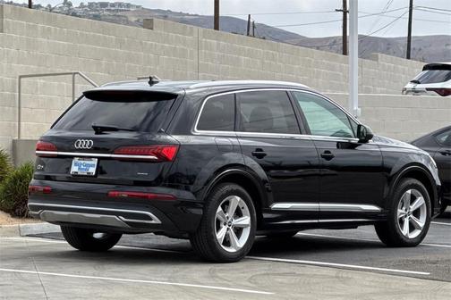 2021 Audi Q7 45 Premium Plus