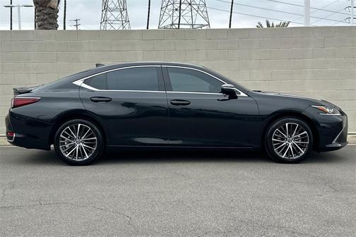 2022 Lexus ES 300h 300H