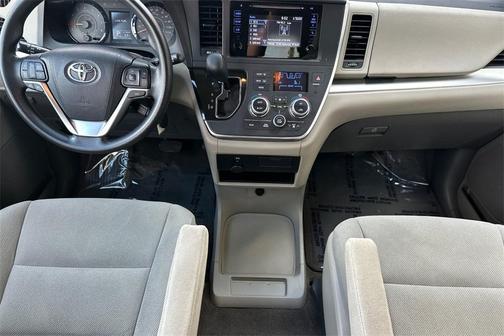 2017 Toyota Sienna L