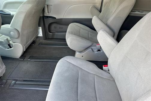 2017 Toyota Sienna L