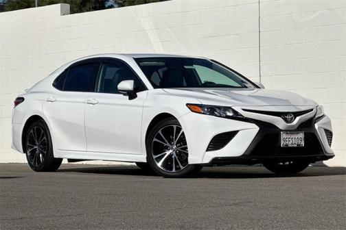 2020 Toyota Camry SE