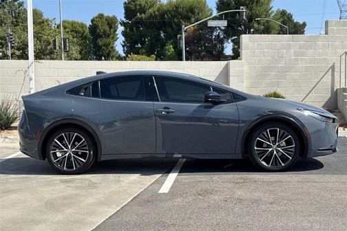 2023 Toyota Prius XLE