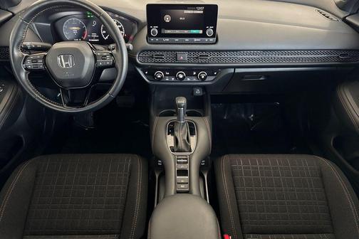 Platinum White Pearl 2025 Honda HR-V Sport