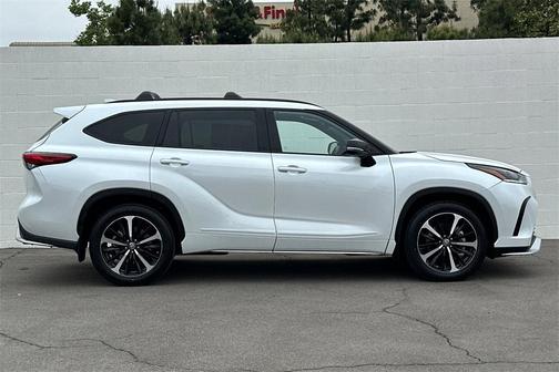 2022 Toyota Highlander XSE