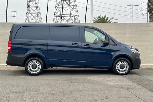 2020 Mercedes-Benz Metris Base
