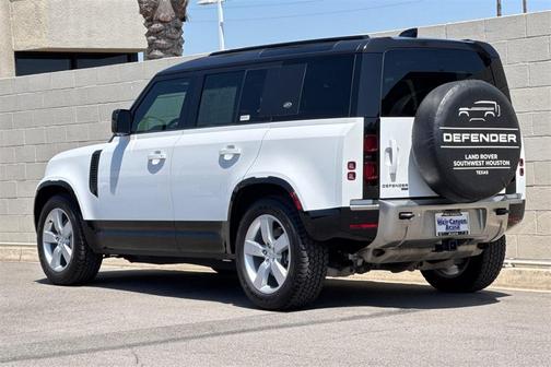 2022 Land Rover Defender 110 SE