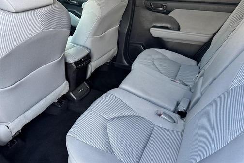 2021 Toyota Highlander L