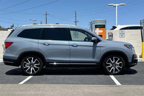 2022 Honda Pilot Touring 7-Passenger