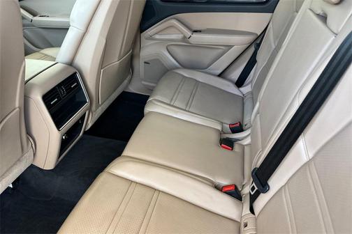 2020 Porsche Cayenne Base