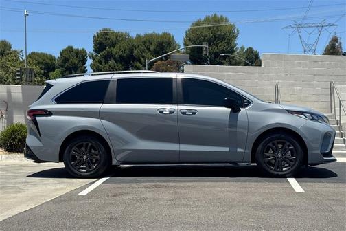 2024 Toyota Sienna XSE 7 Passenger