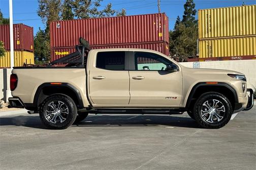 2024 GMC Canyon AT4