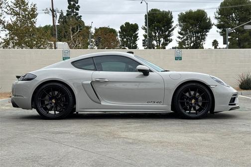 2023 Porsche 718 Cayman GTS 4.0