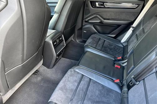 2021 Porsche Cayenne GTS