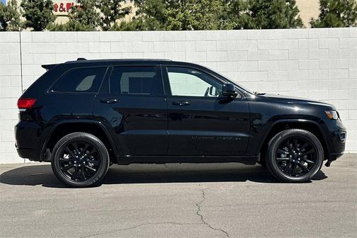 2022 Jeep Grand Cherokee WK Laredo
