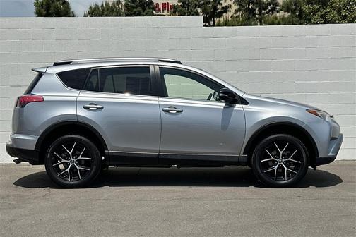2018 Toyota RAV4 SE