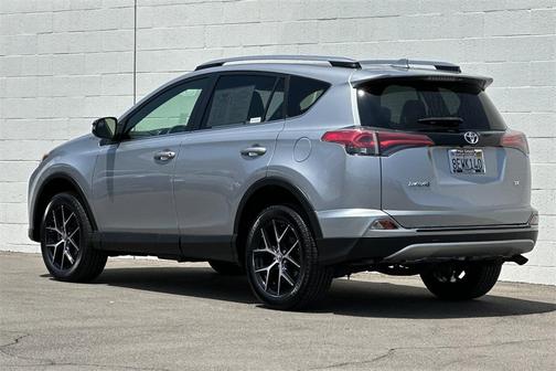 2018 Toyota RAV4 SE