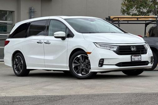 White 2022 Honda Odyssey Elite