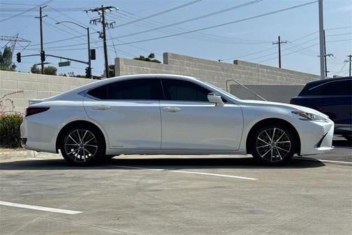 2022 Lexus ES 300h 300H