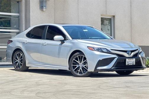 2024 Toyota Camry Hybrid SE