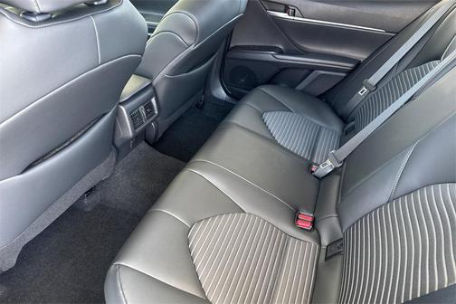 2024 Toyota Camry Hybrid SE