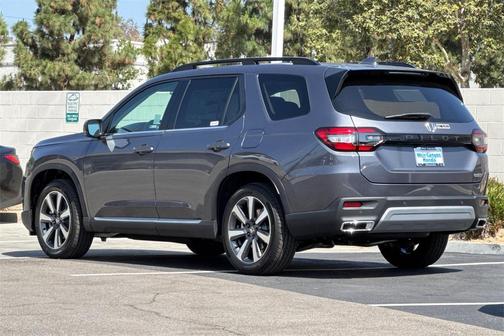 2025 Honda Pilot Touring