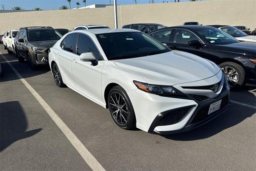 2022 Toyota Camry Hybrid Hybrid SE