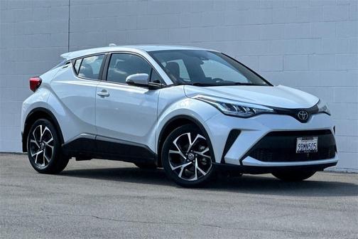 2022 Toyota C-HR XLE