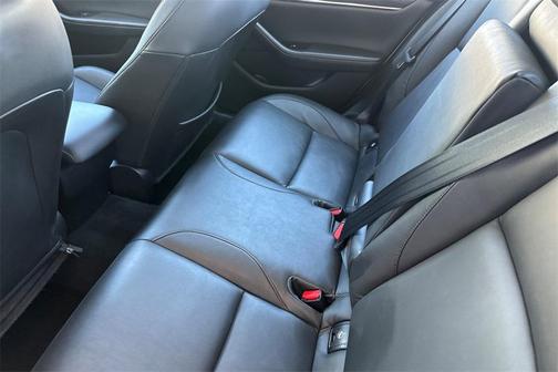 2022 Mazda Mazda3 FWD w/Preferred Package