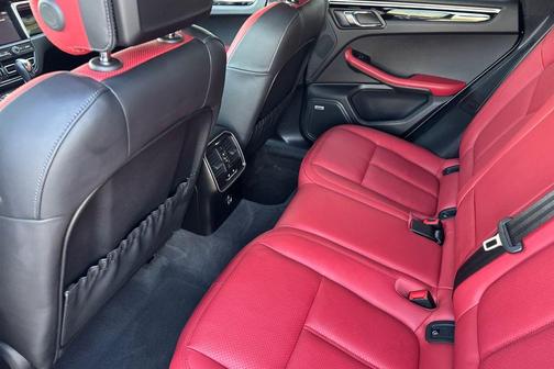 2020 Porsche Macan Base