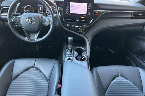 2022 Toyota Camry Hybrid SE