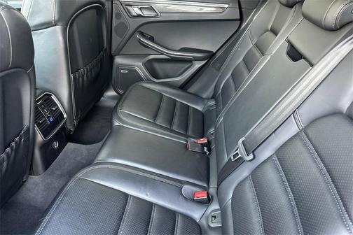 2017 Porsche Macan Turbo