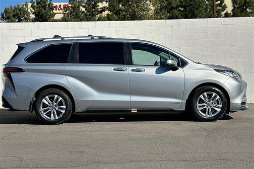 2021 Toyota Sienna Limited