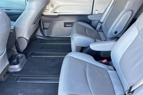 2021 Toyota Sienna Limited