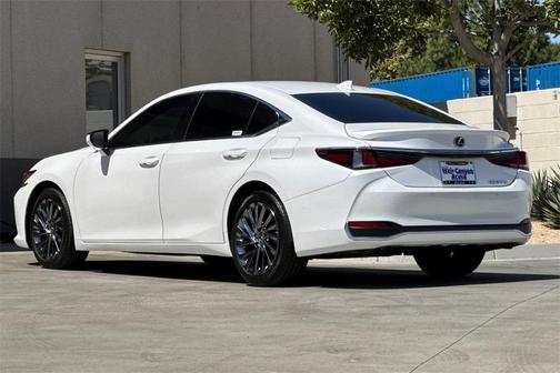 2024 Lexus ES 300h Luxury