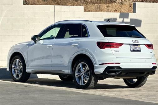 2021 Audi Q3 45 S line Premium