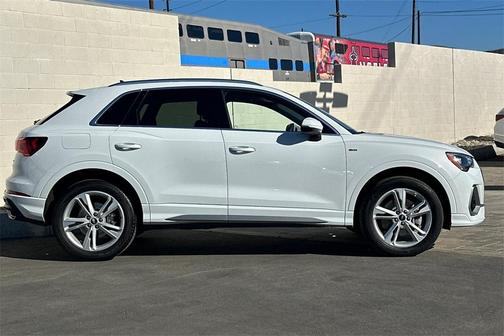 2021 Audi Q3 45 S line Premium