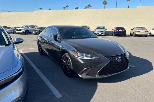 2024 Lexus ES 300h F SPORT Handling