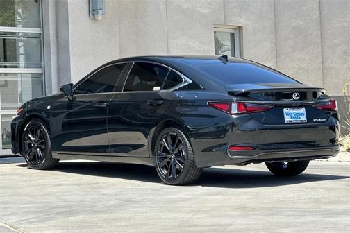 2024 Lexus ES 300h F SPORT Handling
