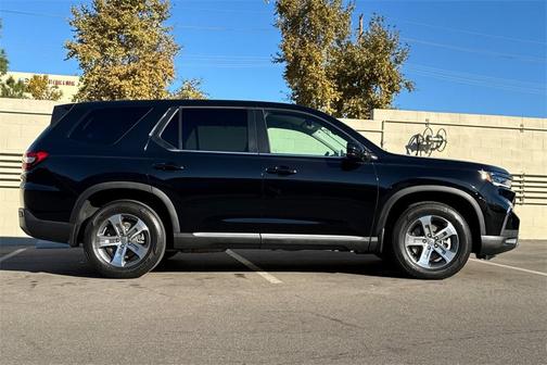 2023 Honda Pilot EX-L 8-Passenger