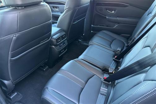 2023 Honda Pilot EX-L 8-Passenger