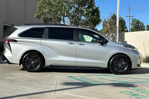2024 Toyota Sienna XSE