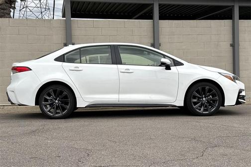 2024 Toyota Corolla Hybrid SE