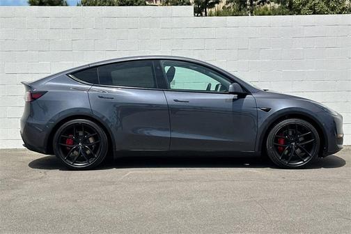 2023 Tesla Model Y Performance