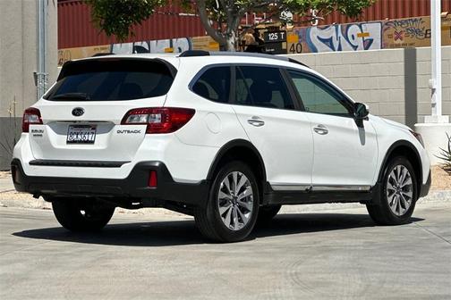 2018 Subaru Outback 2.5i Touring