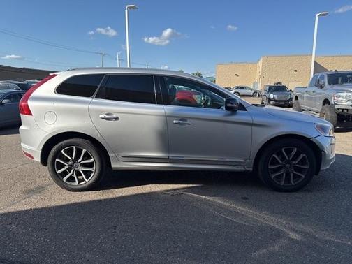 2017 Volvo XC60 T6 Dynamic