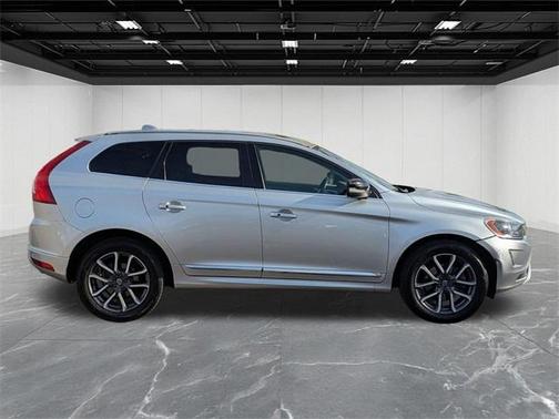 2017 Volvo XC60 T6 Dynamic