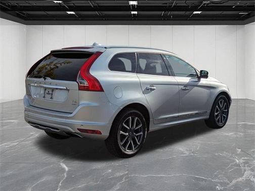 2017 Volvo XC60 T6 Dynamic
