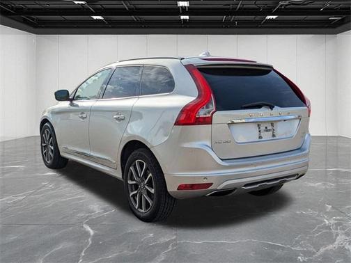 2017 Volvo XC60 T6 Dynamic