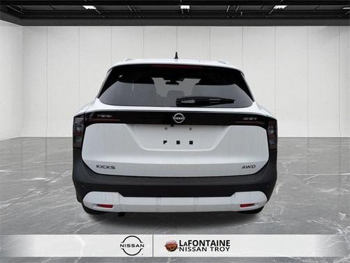 2026 Nissan Kicks SV
