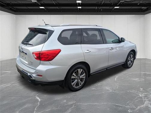 2018 Nissan Pathfinder SV